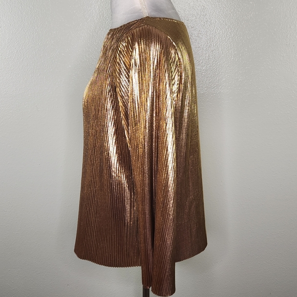 Jennifer Lopez Gold Metallic Bell Sleeve Pleated Blouse Size Small - Picture 8 of 9